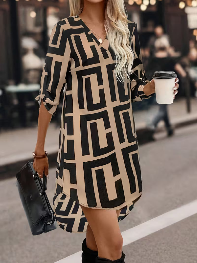 Robe décontractée ample pour femmes avec imprimés aléatoires et un design élégant